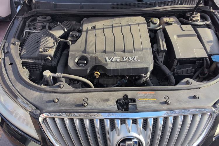 Used Buick LaCrosse 2010 3.0L Flagship Edition Engine Bay