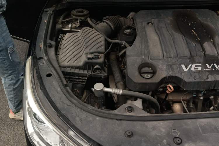 Used Buick LaCrosse 2010 3.0L Flagship Edition Engine Bay Right