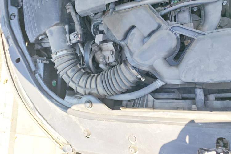 Used Buick LaCrosse 2010 2.4L Luxury Edition Engine Bay Right