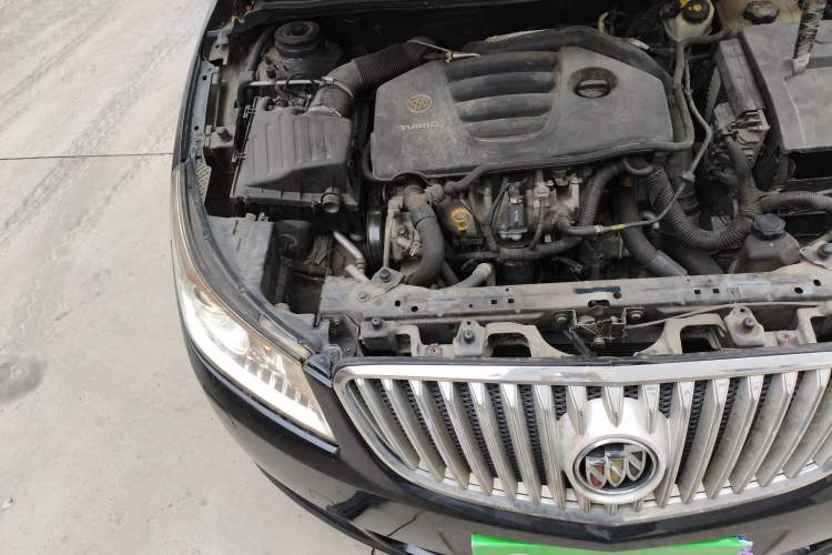 Used Buick LaCrosse 2010 2.0T Comfort Edition Engine Bay Right