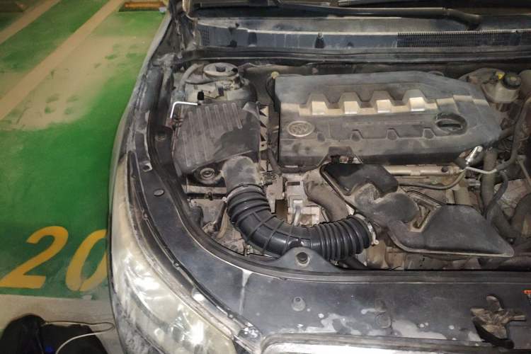 Used Buick LaCrosse 2010 2.4L Luxury Edition Engine Bay Right