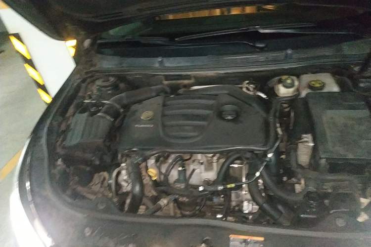 Used Buick LaCrosse 2010 2.0T Comfort Edition Engine Bay Right