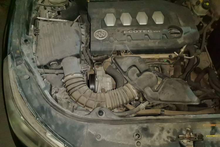 Used Buick LaCrosse 2010 2.4L Luxury Edition Engine Bay Right