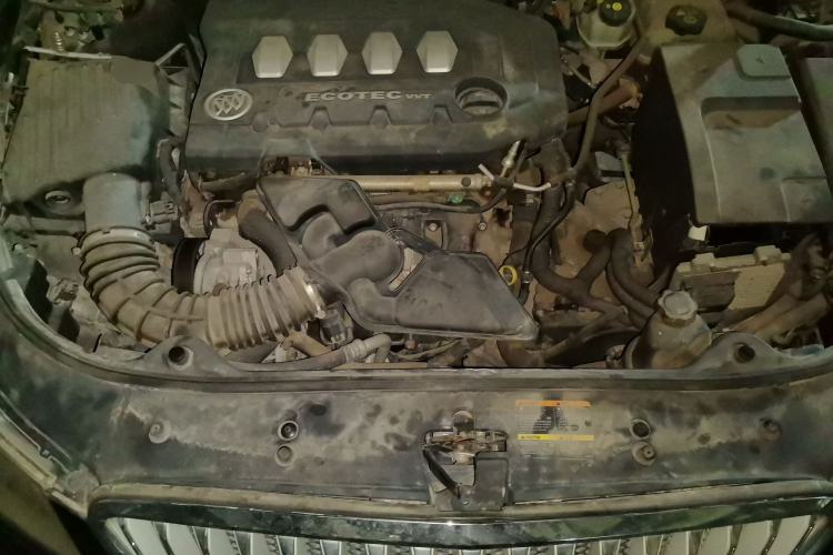 Used Buick LaCrosse 2010 2.4L Luxury Edition Engine Bay