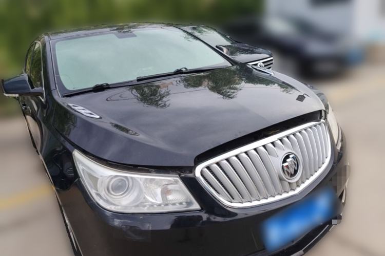 Used Buick LaCrosse 2010 2.0T Comfort Edition Front Right 45 Deg