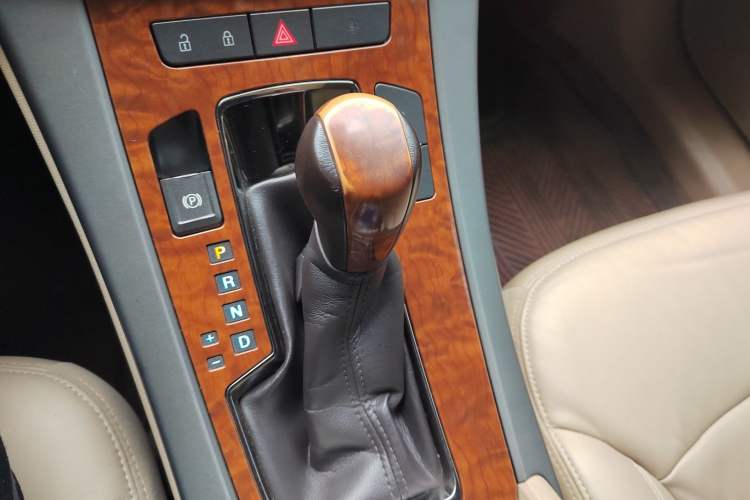 Used Buick LaCrosse 2010 2.4L Haoya Edition Gear Lever