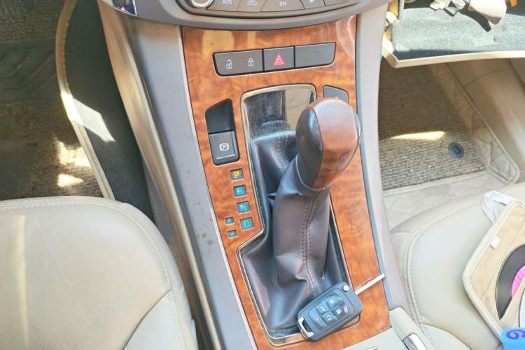 Used Buick LaCrosse 2010 2.4L Luxury Edition Gear Lever