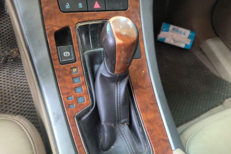 Used Buick LaCrosse 2010 2.4L Elegant Edition Gear Lever