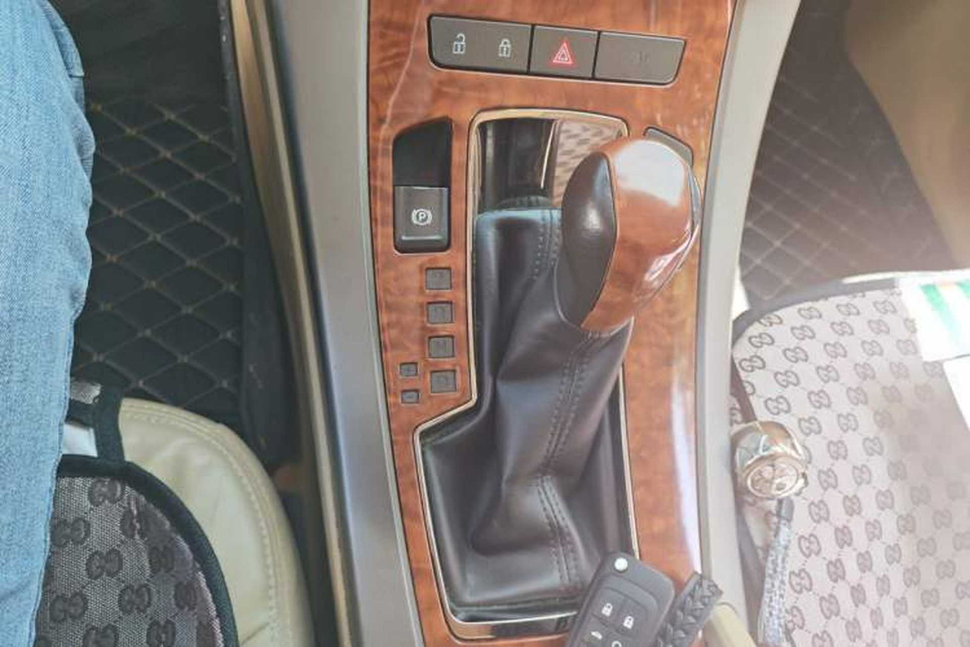 Used Buick LaCrosse 2010 2.4L Haoya Edition Gear Lever