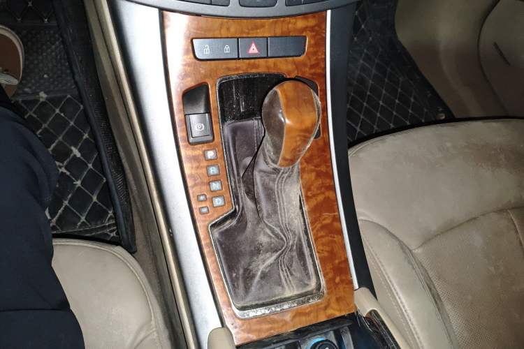 Used Buick LaCrosse 2010 2.4L Luxury Edition Gear Lever