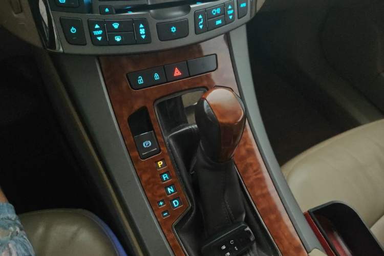 Used Buick LaCrosse 2010 2.4L Luxury Edition Gear Lever
