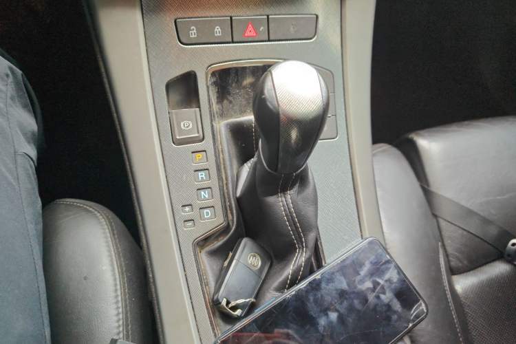 Used Buick LaCrosse 2010 3.0L Flagship Edition Gear Lever