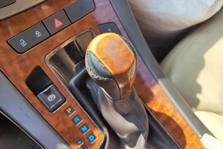 Used Buick LaCrosse 2010 2.4L Luxury Edition Gear Lever