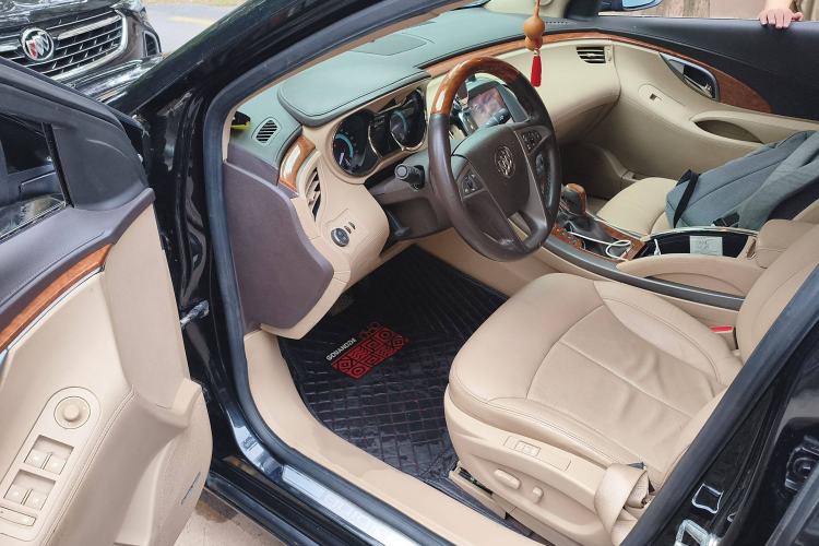 Used Buick LaCrosse 2010 2.4L Luxury Edition Interior 3