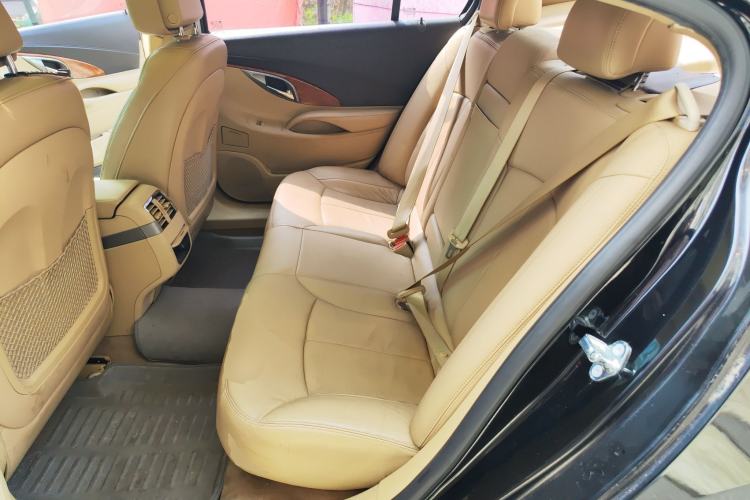 Used Buick LaCrosse 2010 2.4L Luxury Edition Left Rear Seat