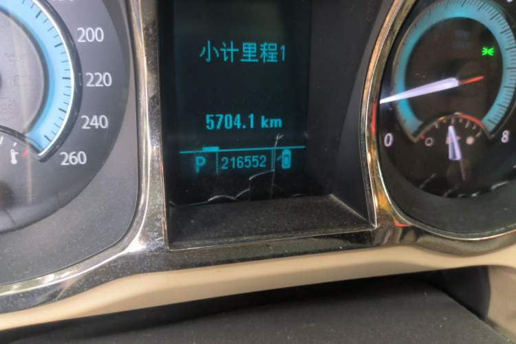 Used Buick LaCrosse 2010 2.4L Elegant Edition Odometer Close Up