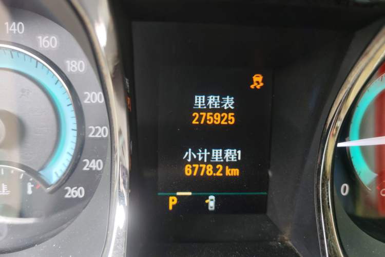 Used Buick LaCrosse 2010 2.4L Haoya Edition Odometer Close Up