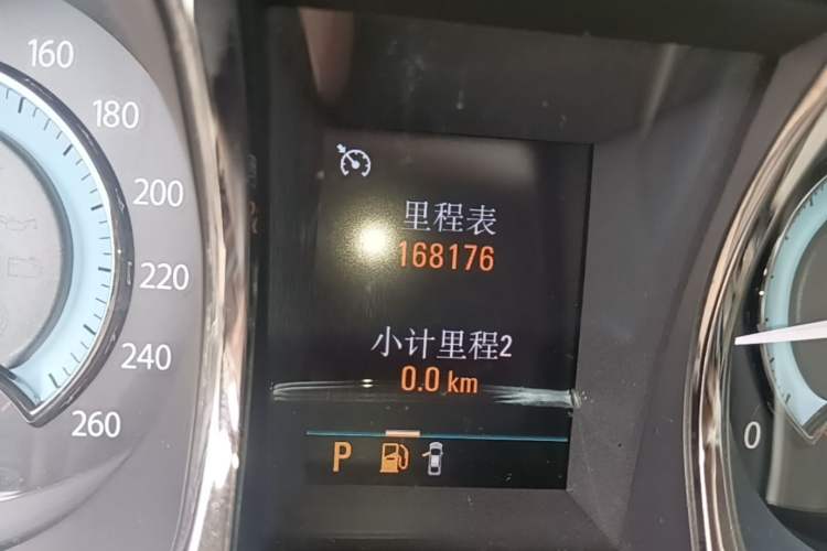 Used Buick LaCrosse 2010 2.4L Luxury Edition Odometer Close Up