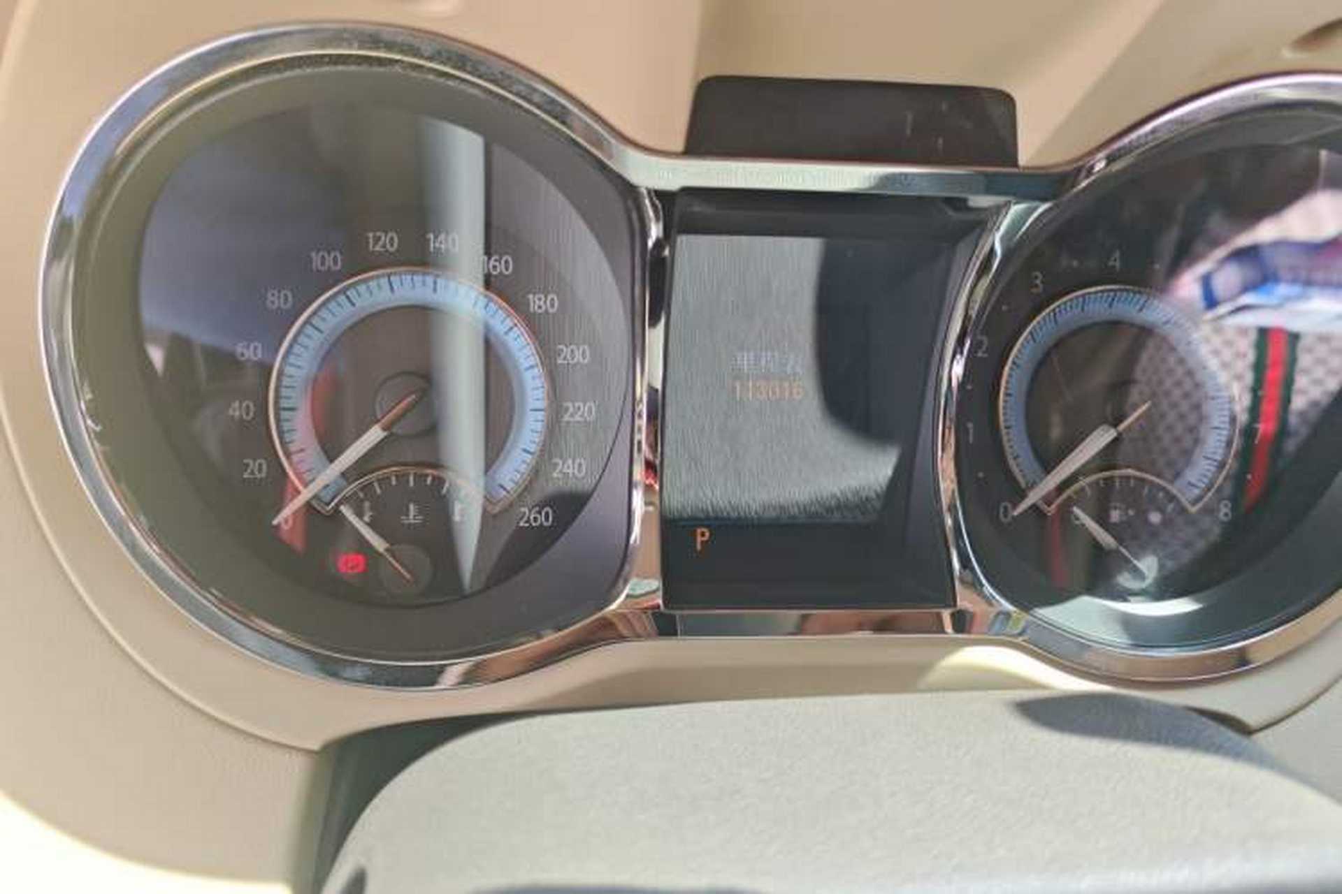 Used Buick LaCrosse 2010 2.4L Haoya Edition Odometer Close Up