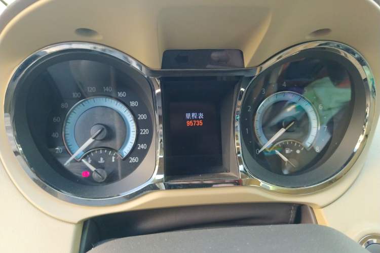Used Buick LaCrosse 2010 3.0L Flagship Edition Odometer Close Up