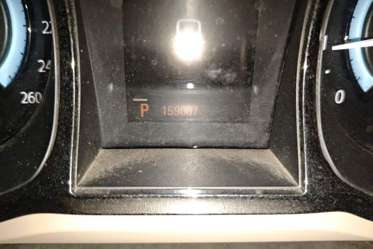 Used Buick LaCrosse 2010 2.4L Luxury Edition Odometer Close Up