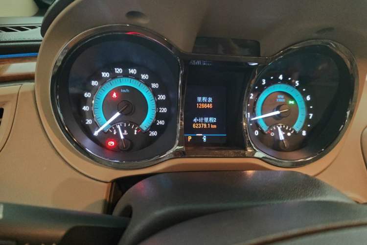 Used Buick LaCrosse 2010 2.4L Luxury Edition Odometer Close Up