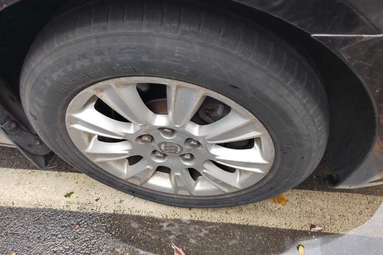 Used Buick LaCrosse 2010 2.4L Haoya Edition Right Front Wheel Hub