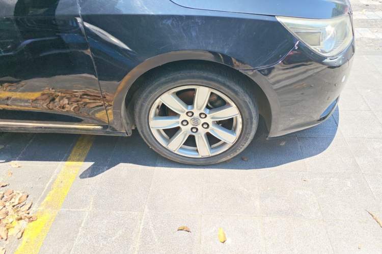 Used Buick LaCrosse 2010 2.4L Luxury Edition Right Front Wheel Hub