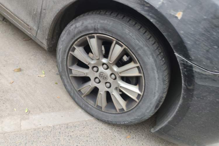 Used Buick LaCrosse 2010 2.4L Haoya Edition Right Front Wheel Hub