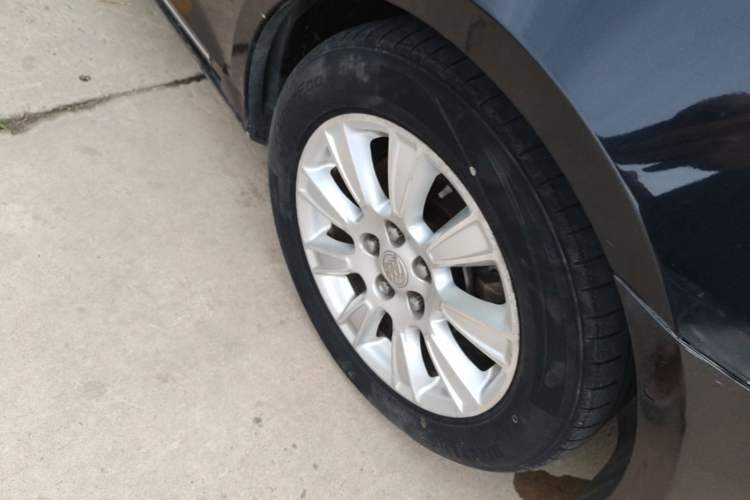 Used Buick LaCrosse 2010 2.0T Comfort Edition Right Front Wheel Hub