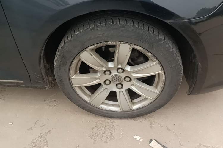 Used Buick LaCrosse 2010 2.4L Luxury Edition Right Front Wheel Hub