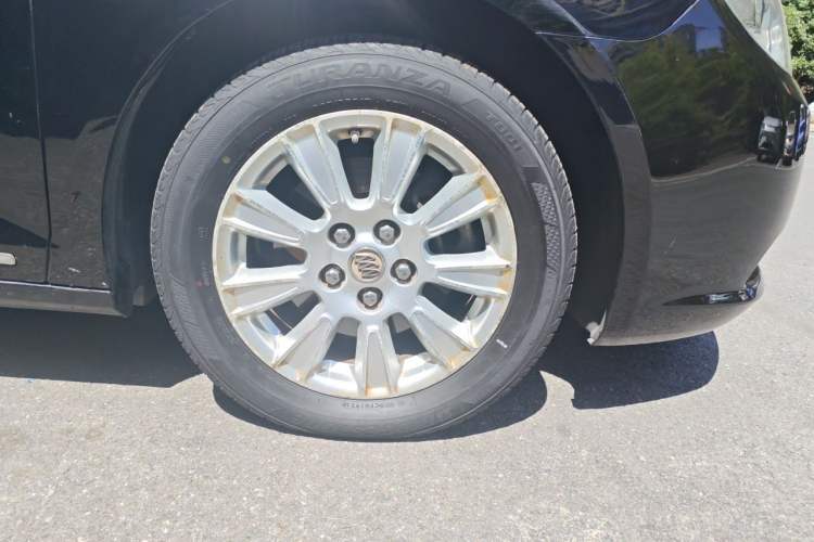 Used Buick LaCrosse 2010 2.4L Haoya Edition Right Front Wheel Hub