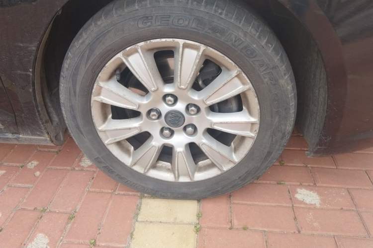 Used Buick LaCrosse 2010 2.4L Haoya Edition Right Front Wheel Hub