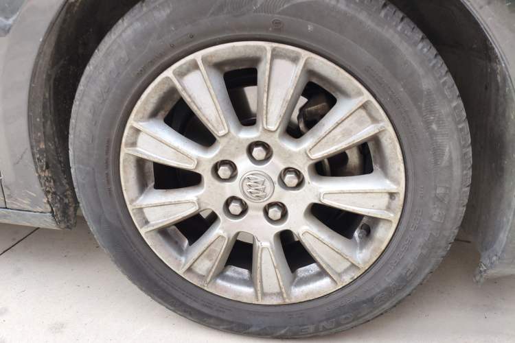Used Buick LaCrosse 2010 2.0T Comfort Edition Right Front Wheel Hub
