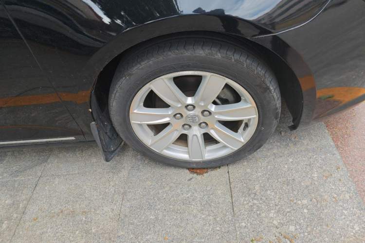 Used Buick LaCrosse 2010 3.0L Flagship Edition Right Front Wheel Hub
