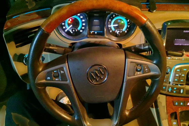 Used Buick LaCrosse 2010 2.4L Luxury Edition Steering Wheel