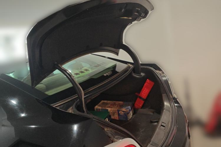 Used Buick LaCrosse 2010 2.4L Luxury Edition Trunk