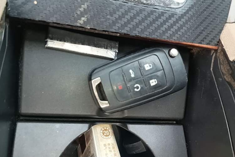 Used Buick LaCrosse 2010 2.4L Luxury Edition Vehicle Key