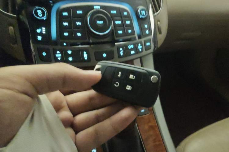 Used Buick LaCrosse 2010 2.4L Luxury Edition Vehicle Key