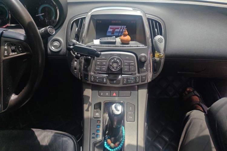 Used Buick LaCrosse 2010 2.0T Haoya Edition Audio And AC Panel