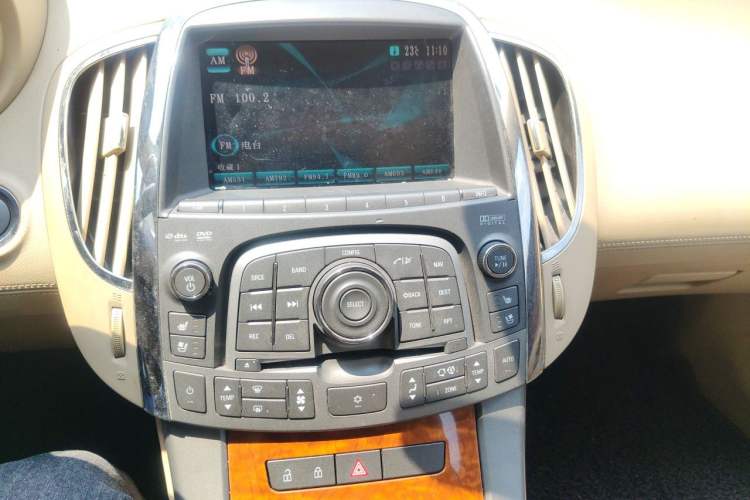 Used Buick LaCrosse 2010 3.0L Flagship Edition Audio And AC Panel