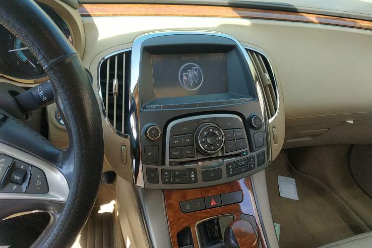Used Buick LaCrosse 2010 2.4L Haoya Edition Audio And AC Panel