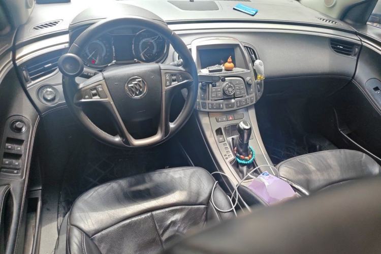 Used Buick LaCrosse 2010 2.0T Haoya Edition Center Console