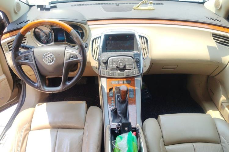Used Buick LaCrosse 2010 3.0L Flagship Edition Center Console
