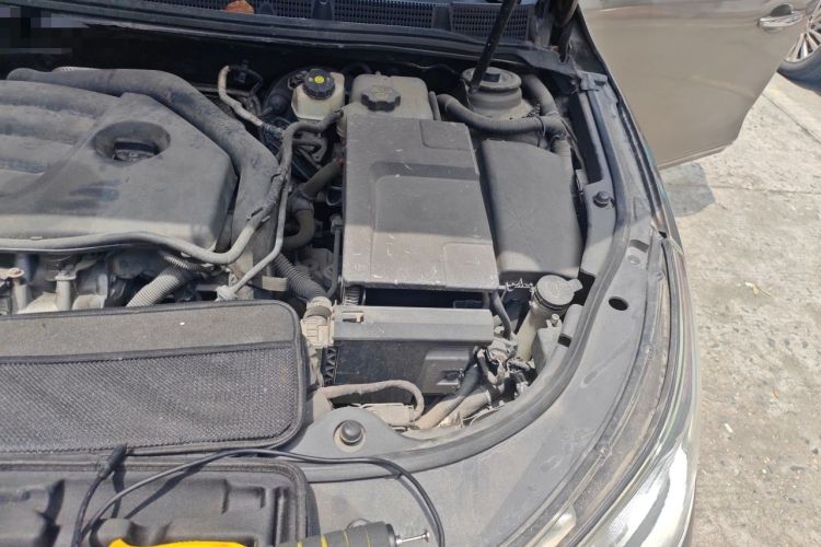 Used Buick LaCrosse 2010 2.0T Haoya Edition Engine Bay Left
