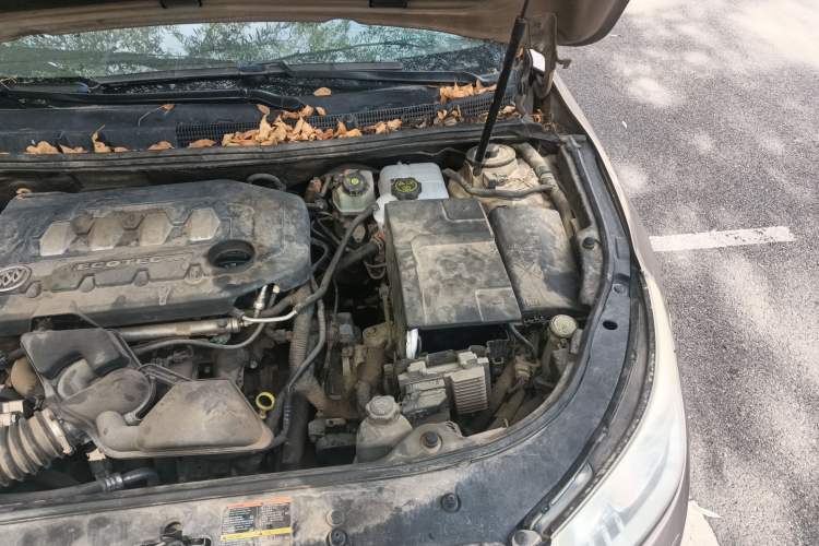 Used Buick LaCrosse 2010 2.4L Luxury Edition Engine Bay Left