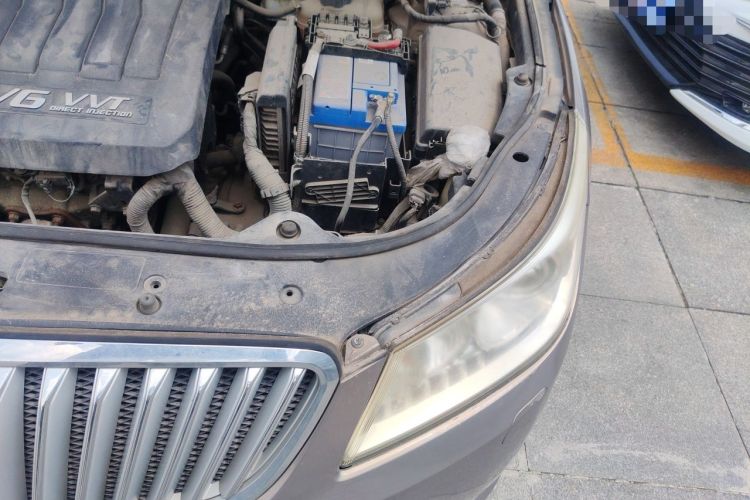 Used Buick LaCrosse 2010 3.0L Flagship Edition Engine Bay Left