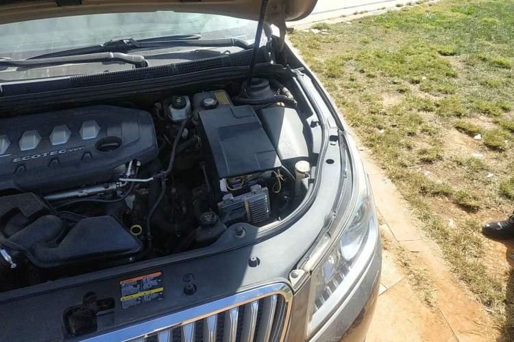 Used Buick LaCrosse 2010 2.4L Haoya Edition Engine Bay Left