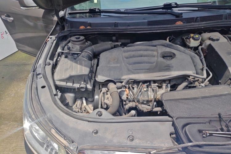Used Buick LaCrosse 2010 2.0T Haoya Edition Engine Bay Right