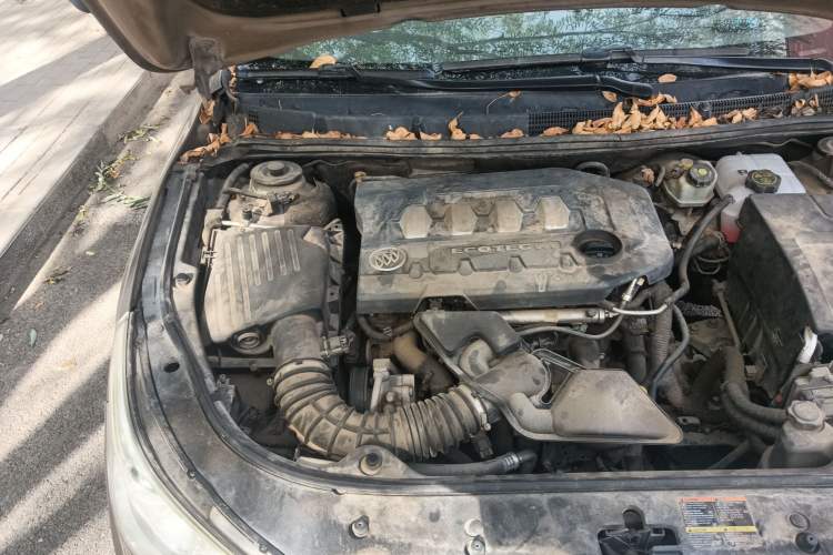 Used Buick LaCrosse 2010 2.4L Luxury Edition Engine Bay Right